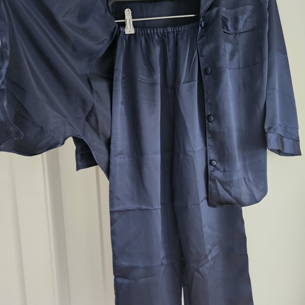 Victoria's Secret Midnight Blue Satin Sleepear Pajama Set XS - Picture 3 of 5